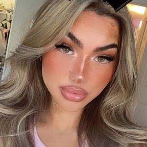 Meet your Posher, Kiana